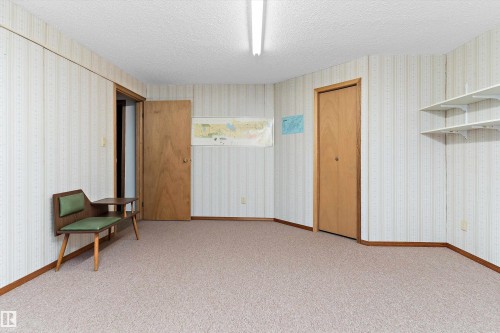 120 Northlake Lane, Wetaskiwin, AB - Indoor Photo Showing Other Room