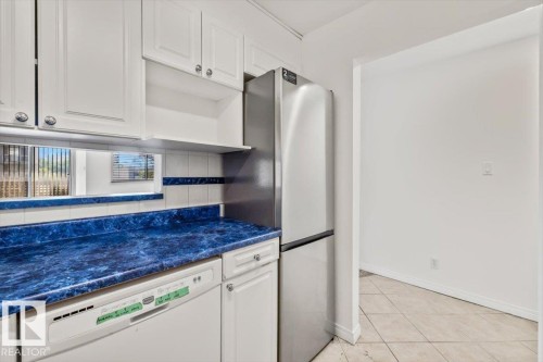 #206 10148 118 St Nw, Edmonton, AB - Indoor Photo Showing Kitchen