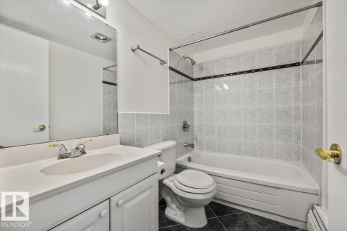 #206 10148 118 St Nw, Edmonton, AB - Indoor Photo Showing Bathroom