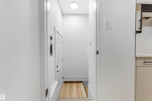 11927 68 Street Nw, Edmonton, AB - Indoor Photo Showing Other Room