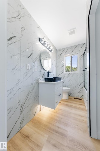 11927 68 Street Nw, Edmonton, AB - Indoor Photo Showing Other Room