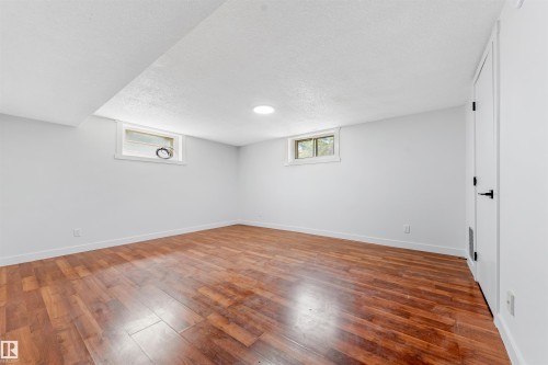 11927 68 Street Nw, Edmonton, AB - Indoor Photo Showing Other Room
