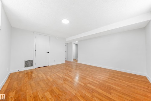 11927 68 Street Nw, Edmonton, AB - Indoor Photo Showing Other Room