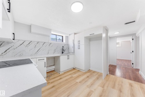 11927 68 Street Nw, Edmonton, AB - Indoor