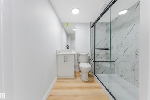 11927 68 Street Nw, Edmonton, AB - Indoor Photo Showing Bathroom