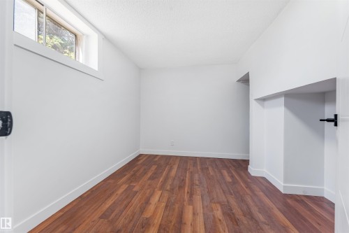 11927 68 Street Nw, Edmonton, AB - Indoor Photo Showing Other Room