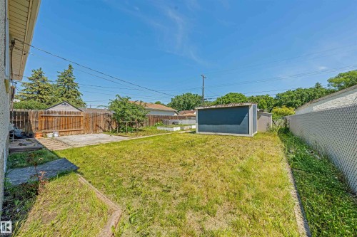 11927 68 Street Nw, Edmonton, AB - Outdoor