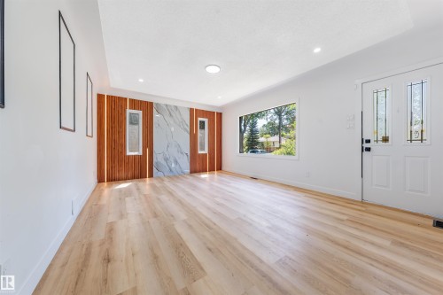 11927 68 Street Nw, Edmonton, AB - Indoor Photo Showing Other Room