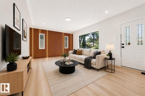 11927 68 Street Nw, Edmonton, AB - Indoor Photo Showing Living Room