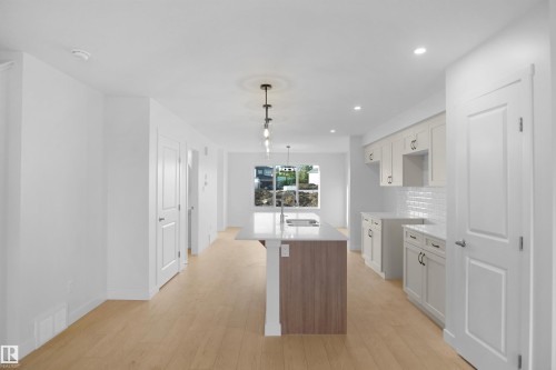 540 Ashgrove Circle, Leduc, AB - Indoor Photo Showing Kitchen