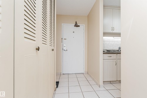 #201 12141 Jasper Av Nw, Edmonton, AB - Indoor Photo Showing Other Room