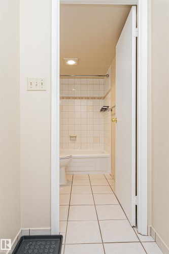 #201 12141 Jasper Av Nw, Edmonton, AB - Indoor Photo Showing Bathroom
