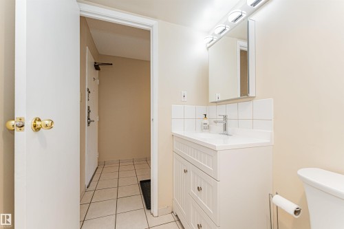 #201 12141 Jasper Av Nw, Edmonton, AB - Indoor Photo Showing Bathroom