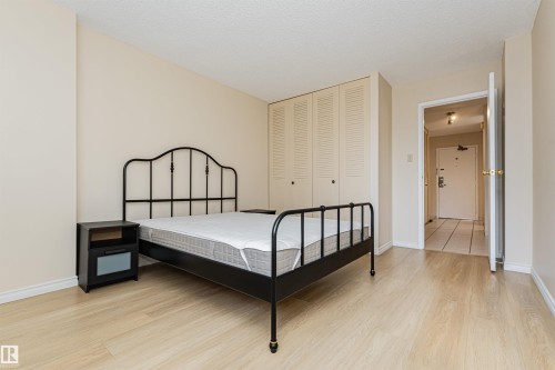 #201 12141 Jasper Av Nw, Edmonton, AB - Indoor Photo Showing Bedroom