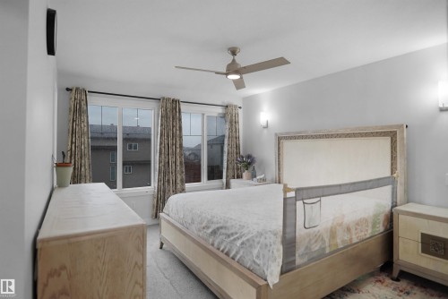 2551 12 Avenue Nw, Edmonton, AB - Indoor Photo Showing Bedroom