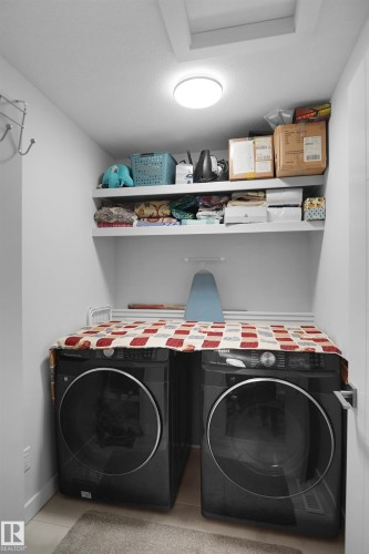 2551 12 Avenue Nw, Edmonton, AB - Indoor Photo Showing Laundry Room