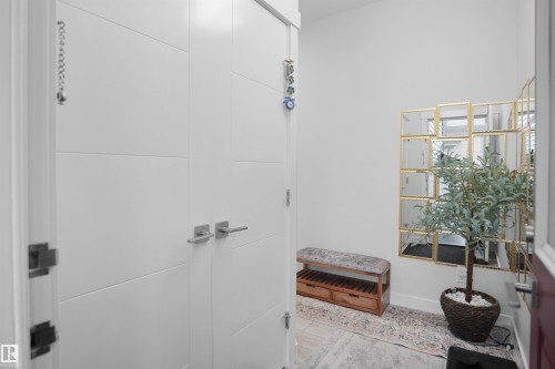 2551 12 Avenue Nw, Edmonton, AB - Indoor Photo Showing Other Room
