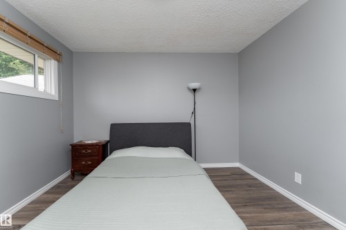 9012 Meadowlark Road Nw, Edmonton, AB - Indoor Photo Showing Bedroom