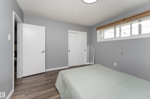 9012 Meadowlark Road Nw, Edmonton, AB - Indoor Photo Showing Bedroom