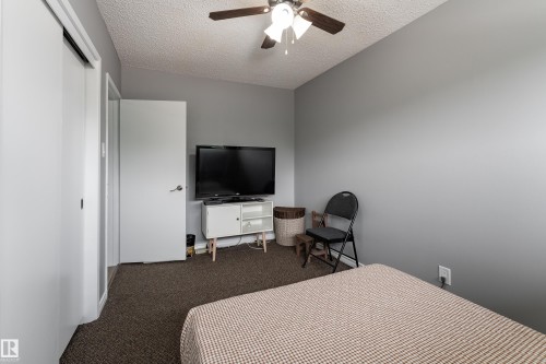 9012 Meadowlark Road Nw, Edmonton, AB - Indoor Photo Showing Bedroom