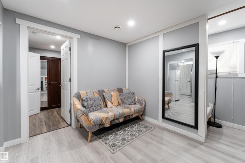 9012 Meadowlark Road Nw, Edmonton, AB - Indoor Photo Showing Other Room