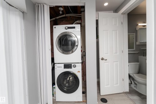 9012 Meadowlark Road Nw, Edmonton, AB - Indoor Photo Showing Laundry Room