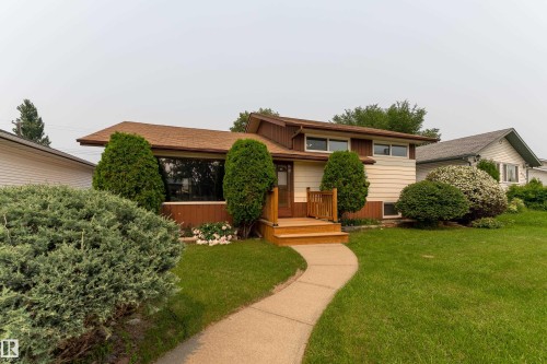 9012 Meadowlark Road Nw, Edmonton, AB - Outdoor