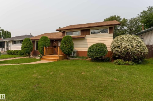 9012 Meadowlark Road Nw, Edmonton, AB - Outdoor