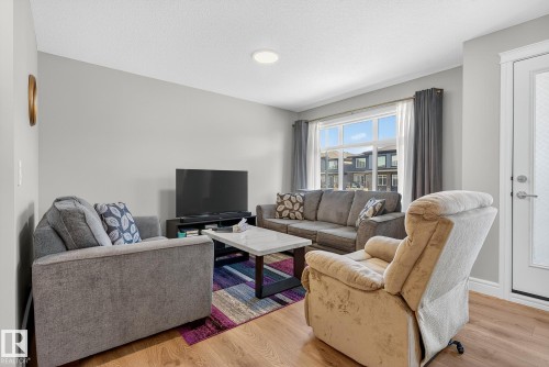 7820 Koruluk Link Link Sw, Edmonton, AB - Indoor Photo Showing Living Room