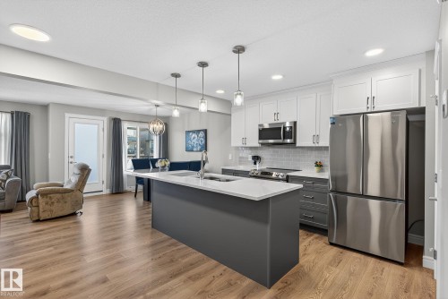 7820 Koruluk Link Link Sw, Edmonton, AB - Indoor Photo Showing Kitchen With Upgraded Kitchen