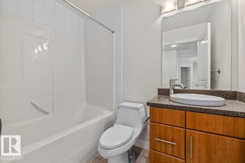 #118 10333 112 St Nw, Edmonton, AB - Indoor Photo Showing Bathroom