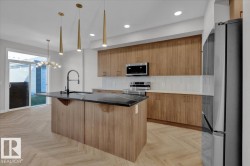 2211 Crossbill Link NW Edmonton, AB T5S 0Y6