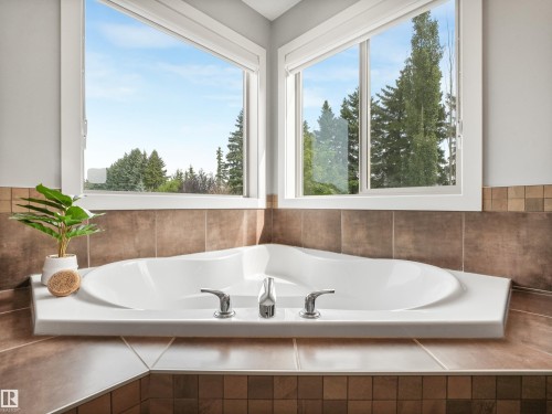 4609 60 Street, Beaumont, AB - Indoor Photo Showing Bathroom