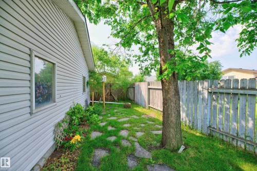 455 Huffman Crescent Nw, Edmonton, AB - Outdoor