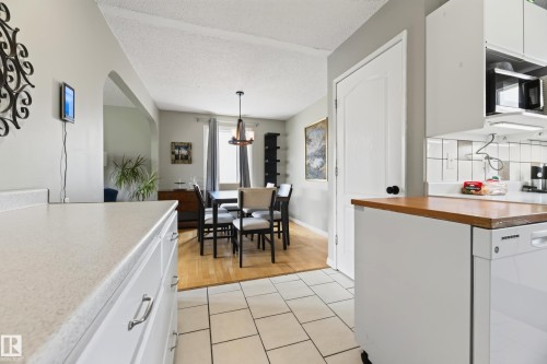 455 Huffman Crescent Nw, Edmonton, AB - Indoor
