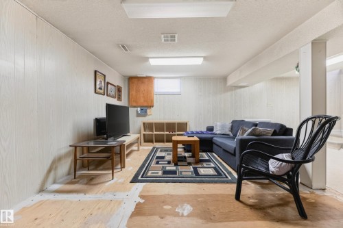 455 Huffman Crescent Nw, Edmonton, AB - Indoor