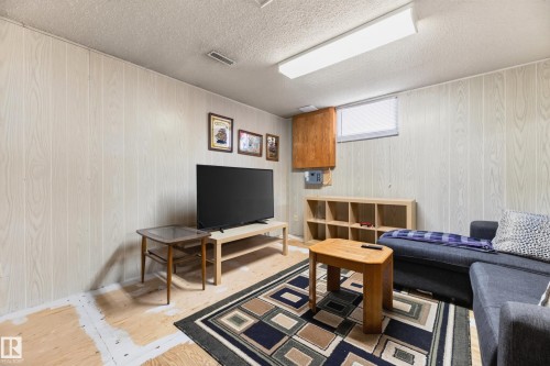 455 Huffman Crescent Nw, Edmonton, AB - Indoor