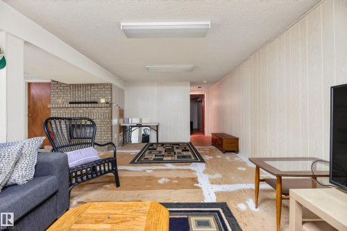 455 Huffman Crescent Nw, Edmonton, AB - Indoor