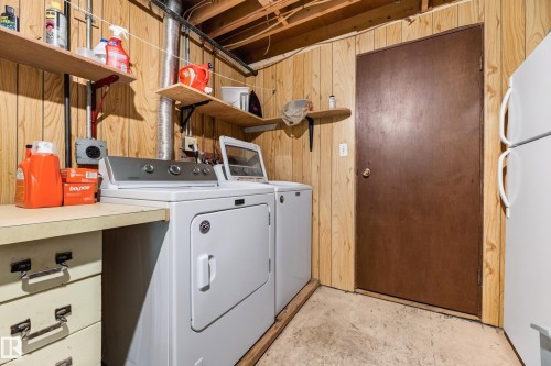 455 Huffman Crescent Nw, Edmonton, AB - Indoor Photo Showing Laundry Room