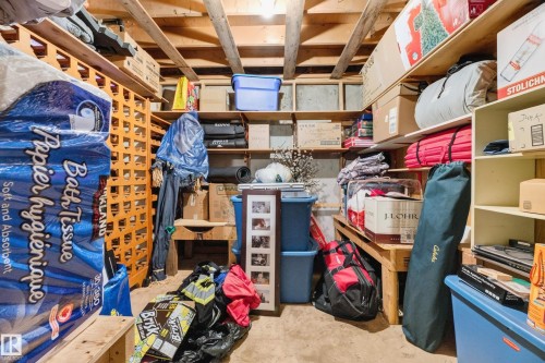 455 Huffman Crescent Nw, Edmonton, AB - Indoor With Storage