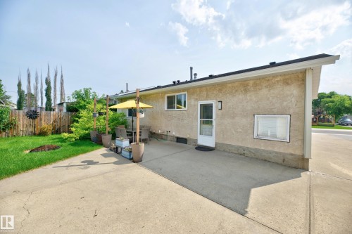 455 Huffman Crescent Nw, Edmonton, AB - Outdoor