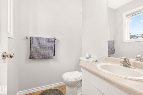 1646 Millwoods Road Nw, Edmonton, AB - Indoor Photo Showing Bathroom