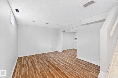 1646 Millwoods Road Nw, Edmonton, AB - Indoor Photo Showing Other Room