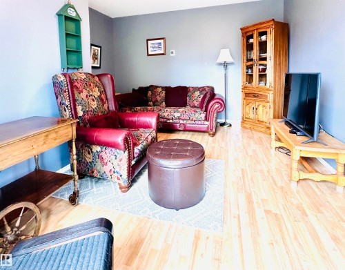 244 Porter Avenue, Millet, AB - Indoor Photo Showing Living Room