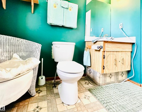 244 Porter Avenue, Millet, AB - Indoor Photo Showing Bathroom
