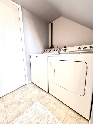 244 Porter Avenue, Millet, AB - Indoor Photo Showing Laundry Room