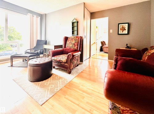 244 Porter Avenue, Millet, AB - Indoor Photo Showing Living Room