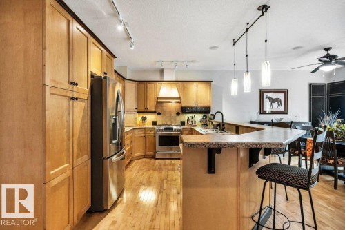 #19 50 Oakridge Dr S, St. Albert, AB - Indoor Photo Showing Kitchen With Upgraded Kitchen