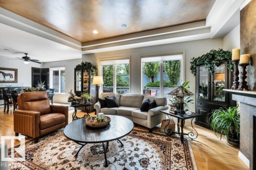 #19 50 Oakridge Dr S, St. Albert, AB - Indoor Photo Showing Living Room