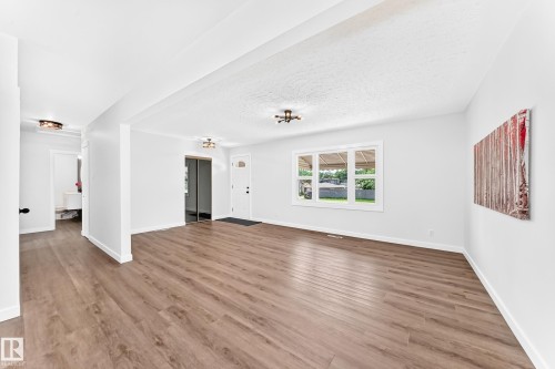 12819 107 Street Nw, Edmonton, AB - Indoor